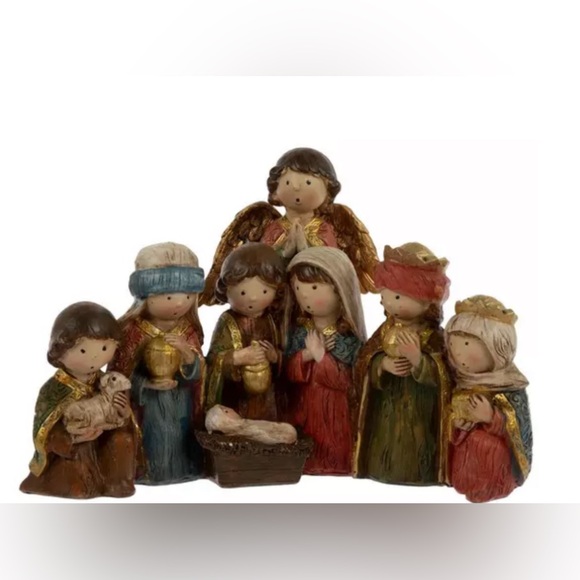 Praying Nativity Scene - Picture 1 of 4